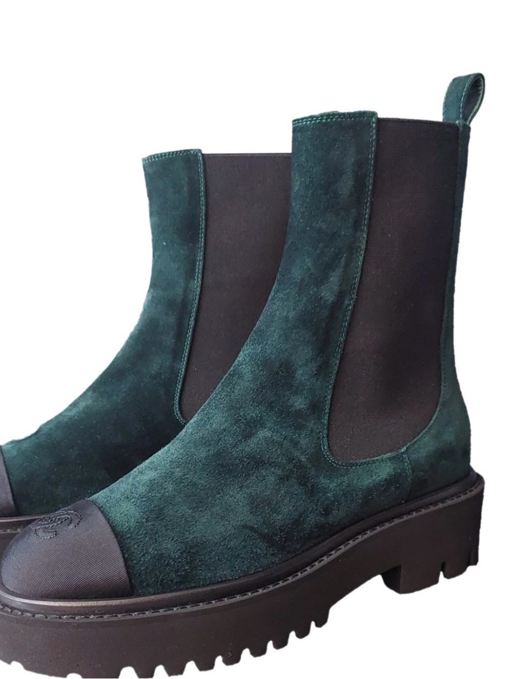 CHANEL Suede Calfskin & Grosgrain
Dark Green & Black